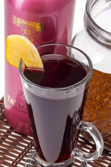 Míchaný nápoj z Tatratea 37% Hibiscus & Red Tea liqueur