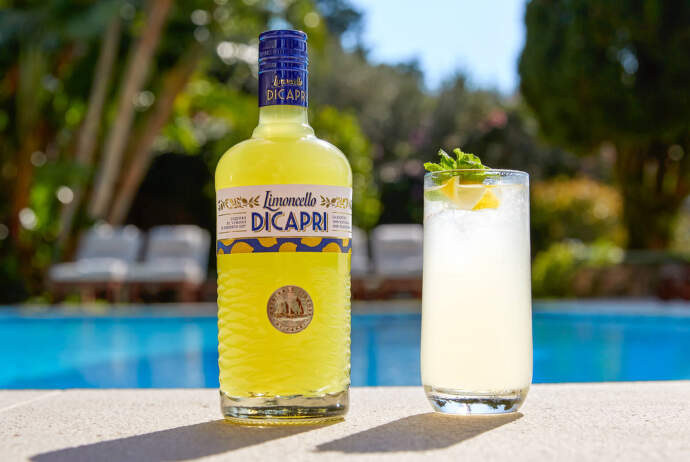 Limoncello-di-Capri_Di-Capri-Tonic_piscina