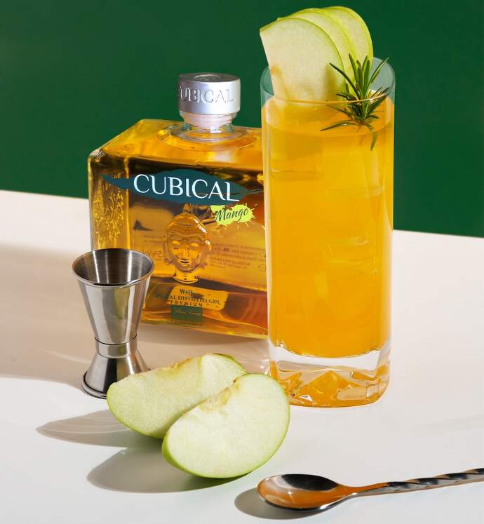 cubical mango cocktail fondo verde - kopie